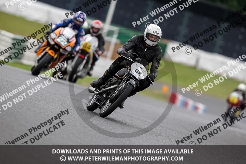 Vintage motorcycle club;eventdigitalimages;mallory park;mallory park trackday photographs;no limits trackdays;peter wileman photography;trackday digital images;trackday photos;vmcc festival 1000 bikes photographs